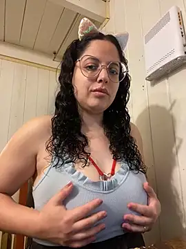 Snapshot of babyluna939 chatting on 4, 10, 2025 babyluna939 online show from 4, 10, 2025