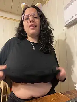 Snapshot of babyluna939 chatting on 5, 10, 2025 babyluna939 online show from 5, 10, 2025