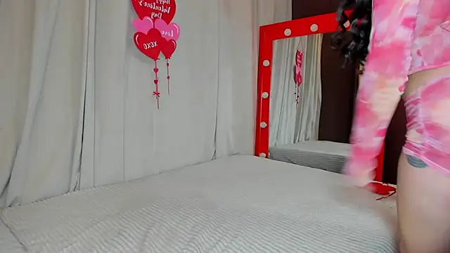 Little Ivy online show from 16, 2, 2026