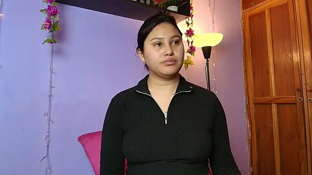 Little Ivy online show from 21, 11, 2025