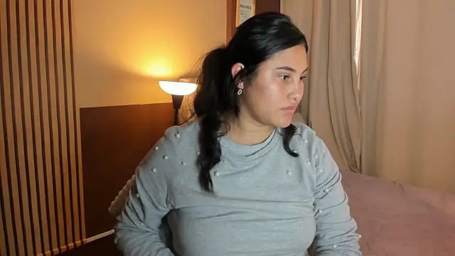 Little Ivy online show from 21, 4, 2026