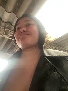 Little Ivy online show from 24, 11, 2025