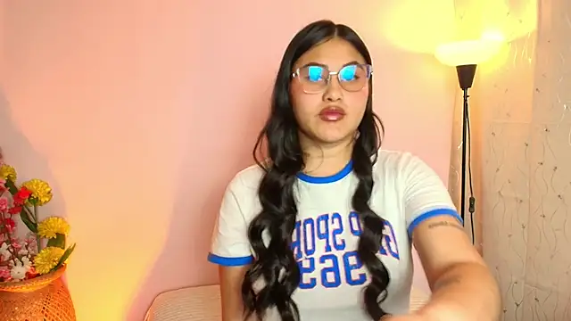 Little Ivy online show from 7, 2, 2026