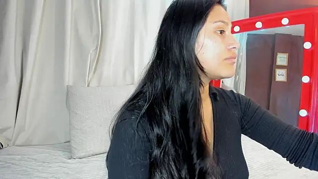 Little Ivy online show from 5, 2, 2026