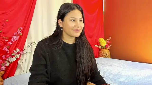 Little Ivy online show from 3, 11, 2025