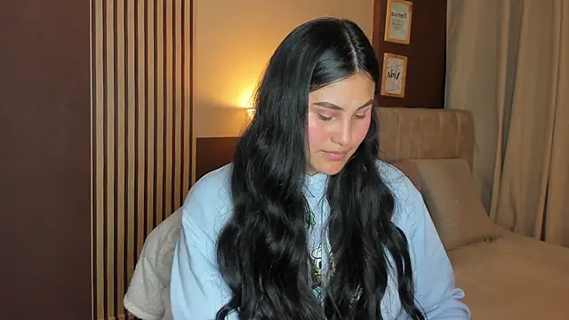 Little Ivy online show from 14, 4, 2026