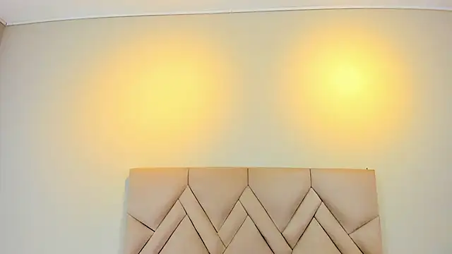 Isis Osman online show from 4, 2, 2026