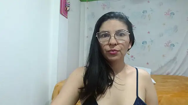 anybellucci43 online show from 10, 3, 2025