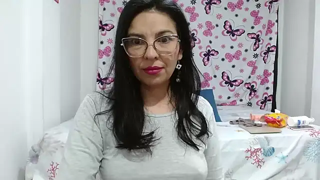 anybellucci43 online show from 9, 2, 2025