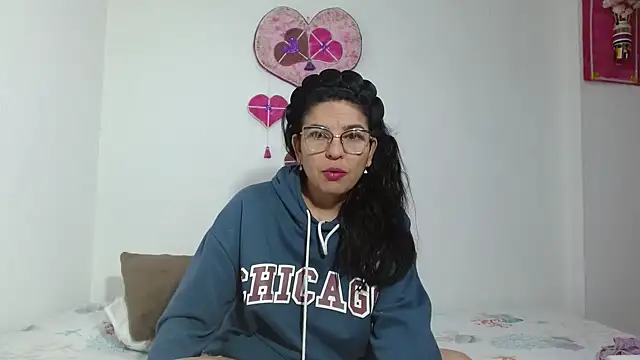 anybellucci43 online show from 12, 11, 2025