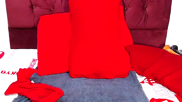 Honeybumsx32 online show from 5, 1, 2026