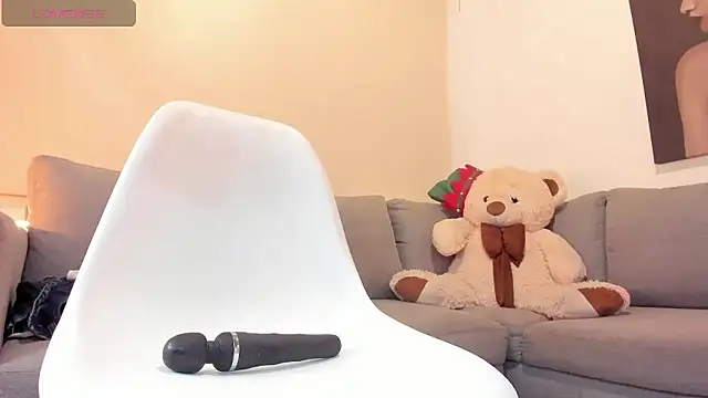 Nicolle ds online show from 4, 12, 2024