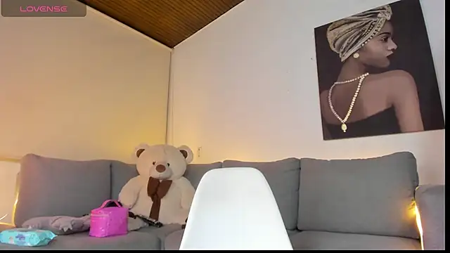 Nicolle ds online show from 17, 1, 2025