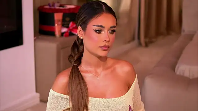 YasmineShaw online show from 12, 11, 2025