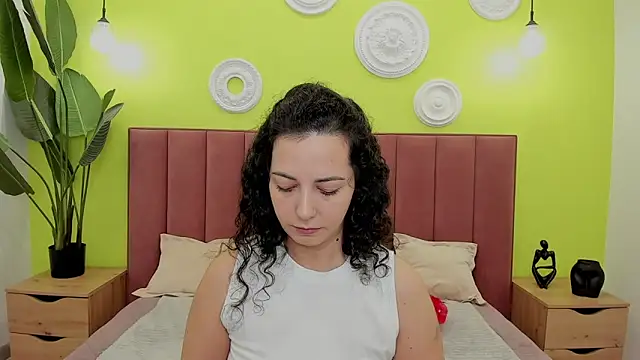 Snapshot of Linda_Insatiable chatting on 7, 5, 2026 Linda Insatiable online show from 7, 5, 2026