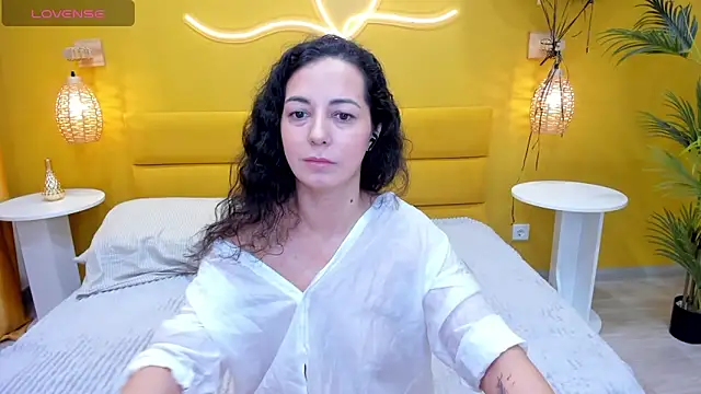 Linda Insatiable online show from 2, 2, 2025