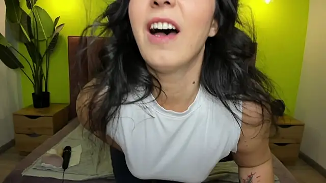 Snapshot of Linda_Insatiable chatting on 3, 5, 2026 Linda Insatiable online show from 3, 5, 2026