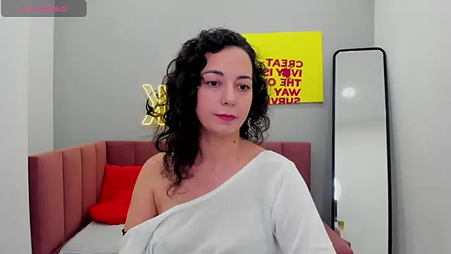 Linda Insatiable online show from 18, 11, 2025