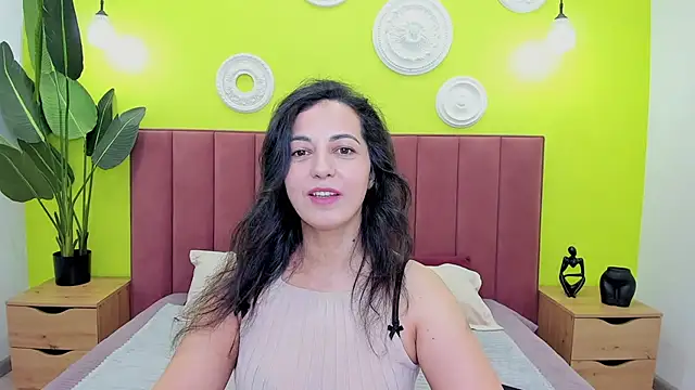 Snapshot of Linda_Insatiable chatting on 8, 5, 2026 Linda Insatiable online show from 8, 5, 2026