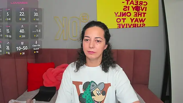 Linda Insatiable online show from 13, 11, 2025