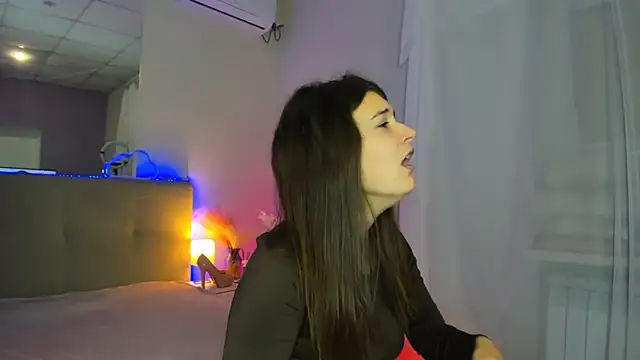 Laura Leee online show from 30, 11, 2025