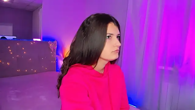 Laura Leee online show from 25, 4, 2026