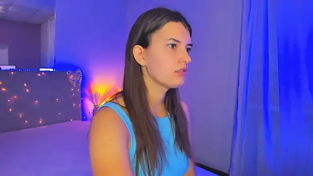 Snapshot of Laura_Leee chatting on 20, 7, 2026 Laura Leee online show from 20, 7, 2026