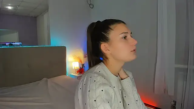 Laura Leee online show from 16, 10, 2025