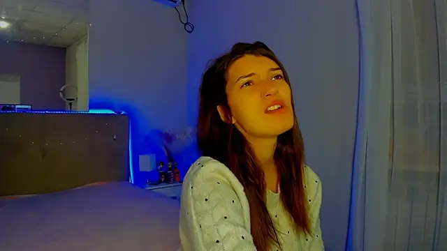 Laura Leee online show from 18, 11, 2025