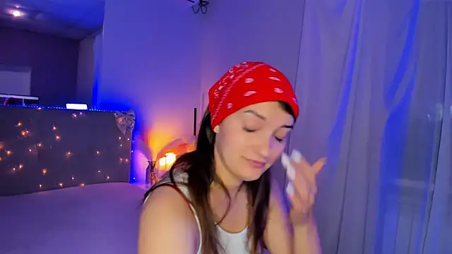 Snapshot of Laura_Leee chatting on 16, 6, 2026 Laura Leee online show from 16, 6, 2026