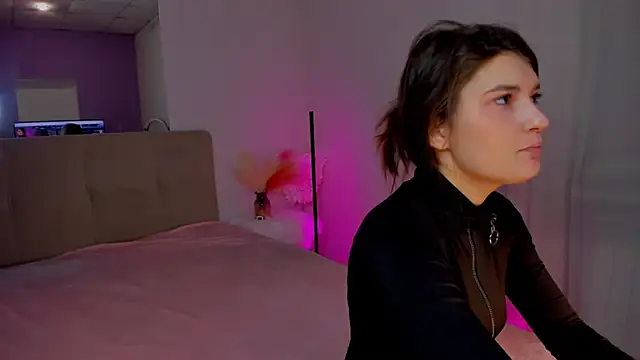 Laura Leee online show from 21, 2, 2025