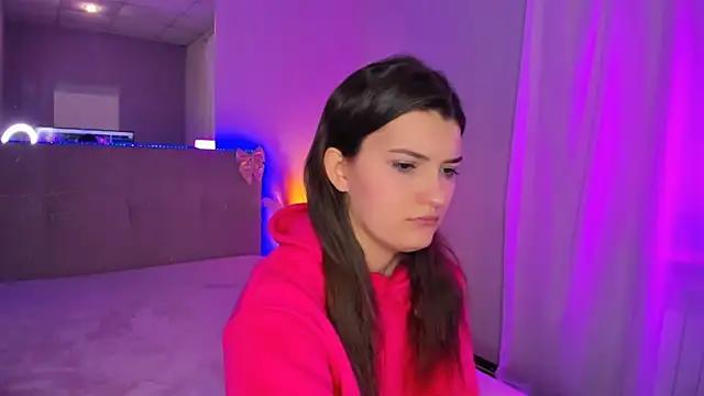 Laura Leee online show from 11, 4, 2026