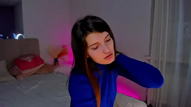 Laura Leee online show from 24, 2, 2025