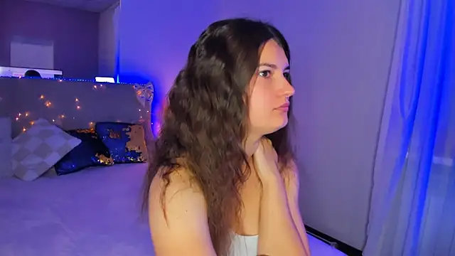 Laura Leee online show from 7, 6, 2026