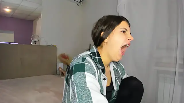 Laura Leee online show from 1, 12, 2025