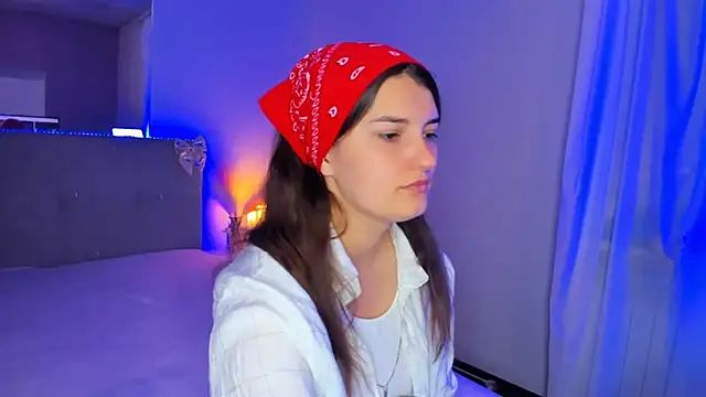 Laura Leee online show from 3, 6, 2026