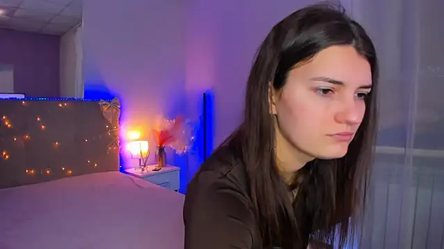 Laura Leee online show from 4, 3, 2026