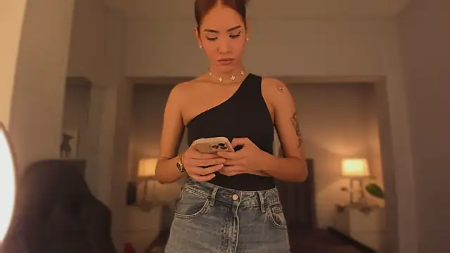 Snapshot of Madie__collins chatting on 9, 9, 2025 Madie collins online show from 9, 9, 2025