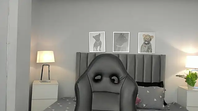 Snapshot of Madie__collins chatting on 13, 3, 2025 Madie collins online show from 13, 3, 2025