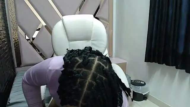 Snapshot of ShanayaKops chatting on 28, 2, 2025 ShanayaKops online show from 28, 2, 2025