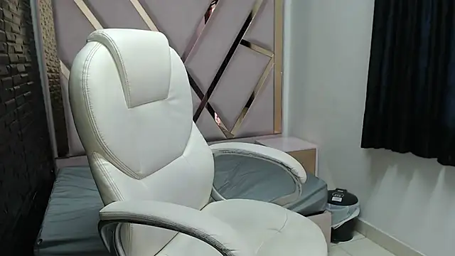 Snapshot of ShanayaKops chatting on 2, 3, 2025 ShanayaKops online show from 2, 3, 2025