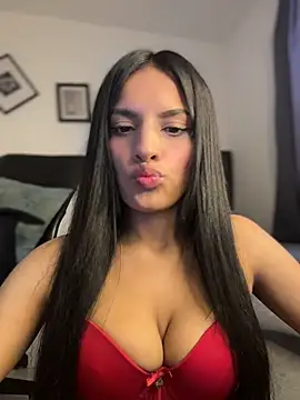 Snapshot of Dulceeany chatting on 5, 5, 2026 Dulceeany online show from 5, 5, 2026
