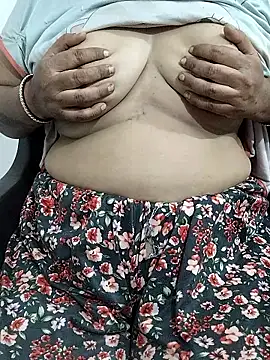 Snapshot of Urmila_bhabhii chatting on 14, 5, 2026 Urmila bhabhii online show from 14, 5, 2026