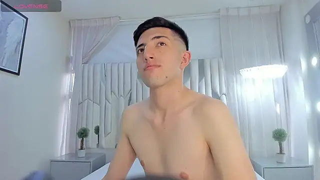 Un Slutty online show from 3, 3, 2025