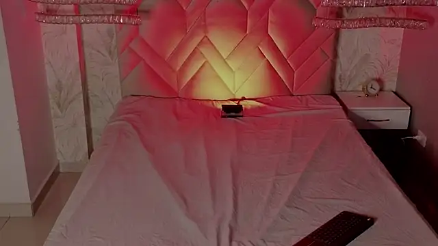 MaxHeat  online show from 20, 2, 2025