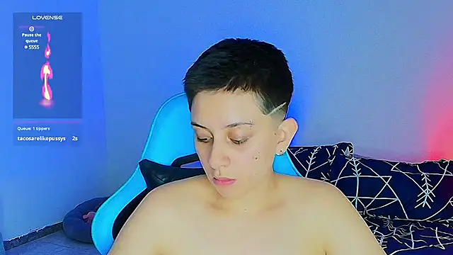 Snapshot of aron_wi chatting on 4, 2, 2025 aron wi online show from 4, 2, 2025