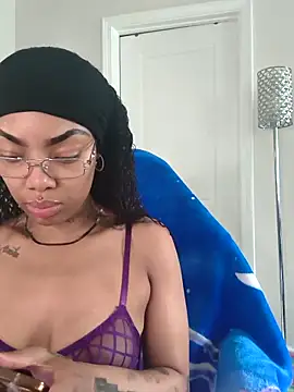 Snapshot of butterflybootyy chatting on 16, 5, 2026 butterflybootyy online show from 16, 5, 2026