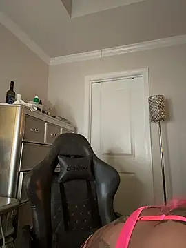 butterflybootyy online show from 4, 2, 2026