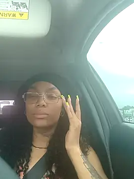 Snapshot of butterflybootyy chatting on 28, 4, 2026 butterflybootyy online show from 28, 4, 2026
