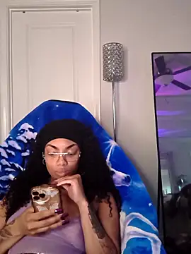 Snapshot of butterflybootyy chatting on 19, 5, 2026 butterflybootyy online show from 19, 5, 2026